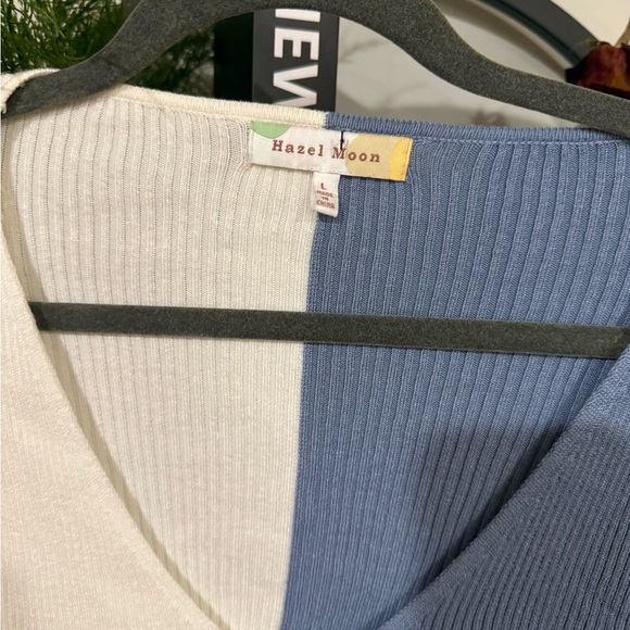 hazel moon  Two-Tone Cardigan in Cream and Blue size large - Picture 3 of 5